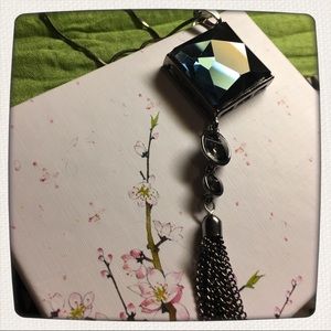 *NWT* - Gorgeous Unique Long Necklace